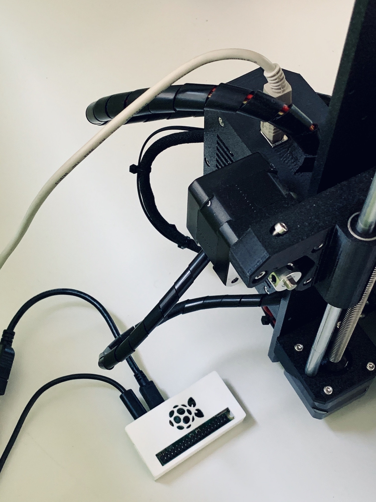 Raspberry Pi Zero monitoring Prusa i3 MK3 through the USB port