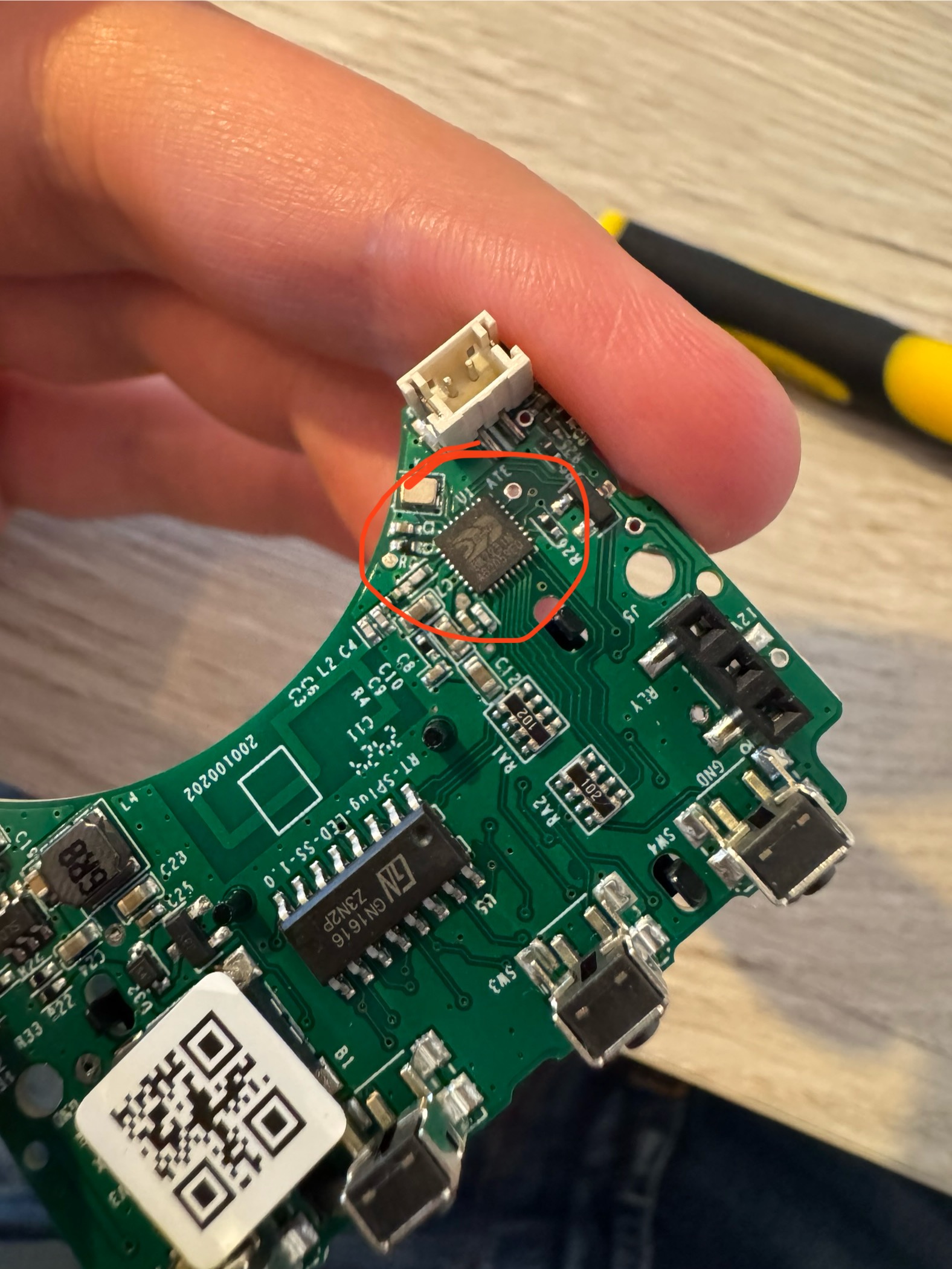 The BK7231N chip.
